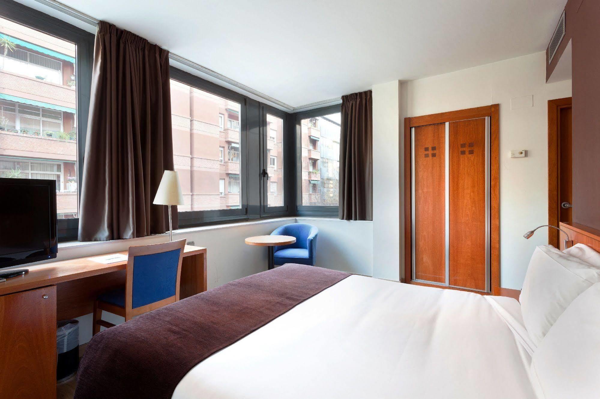 Hotel Viladomat By Silken Barcelona Exteriör bild